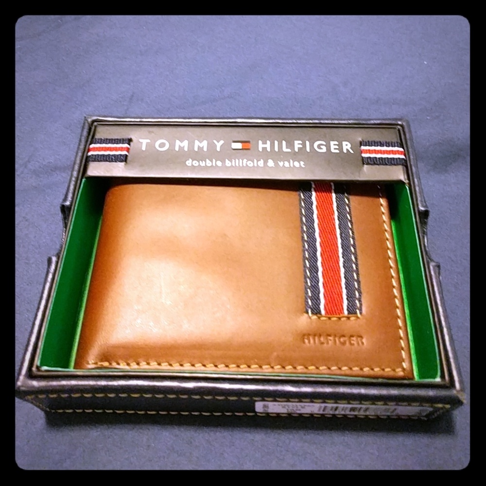 Tommy Hilfiger double billfold wallet New